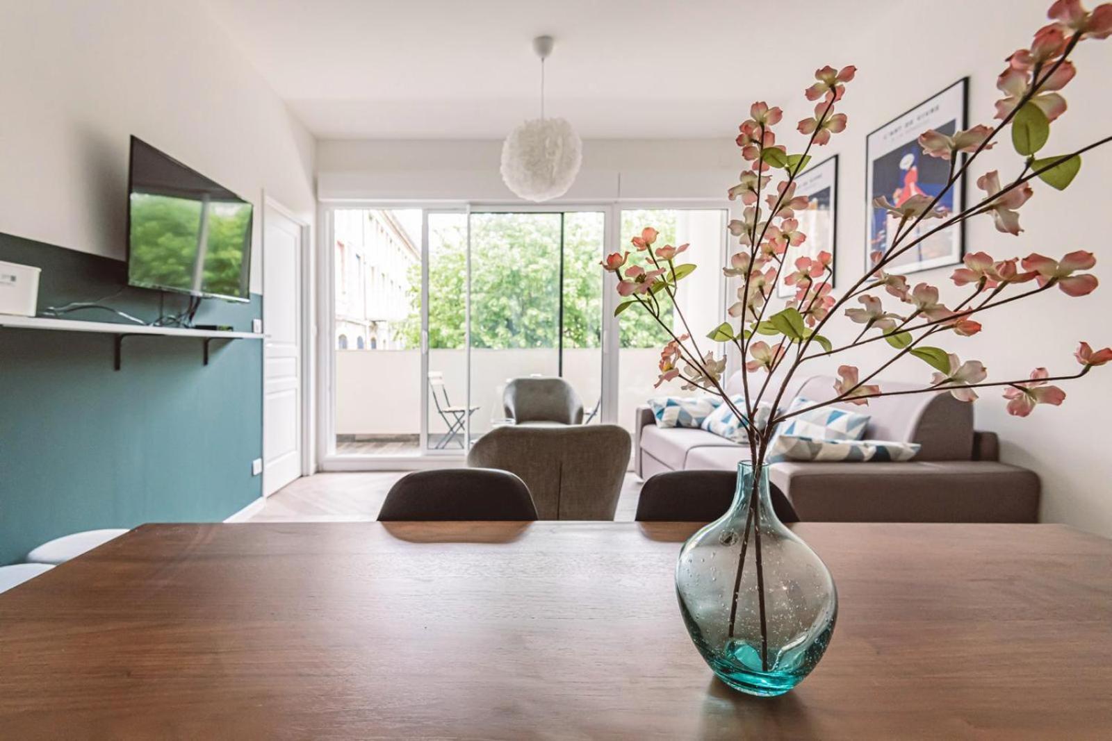 Henri Au Pied De La Cathedrale. Apartment Reims Exterior photo