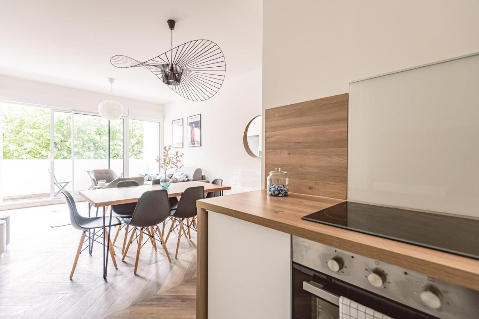 Henri Au Pied De La Cathedrale. Apartment Reims Exterior photo